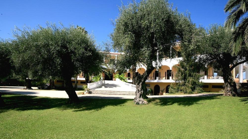Paradise Corfu Hotel 3*