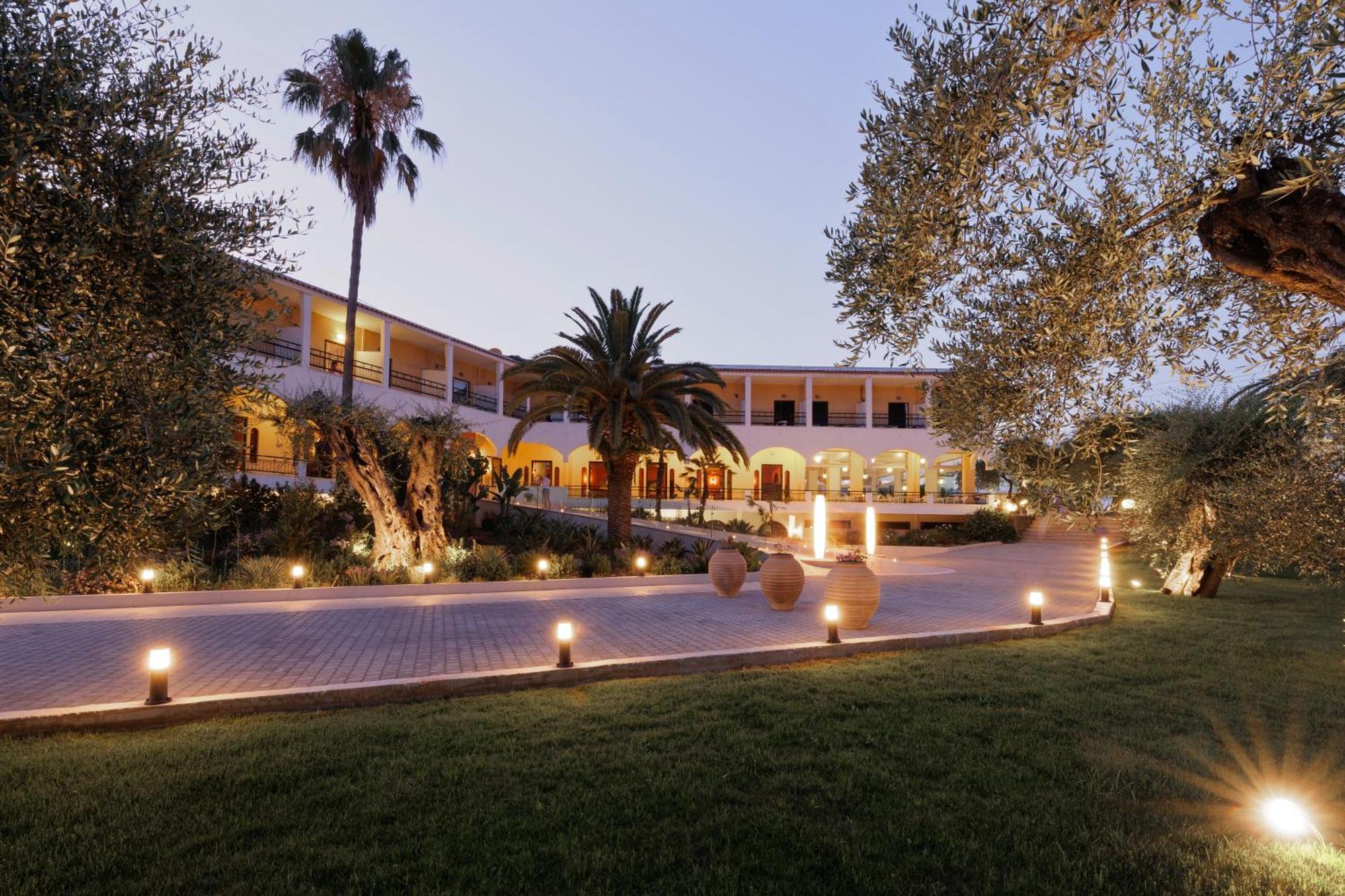 Hotel Paradise Corfu 3*